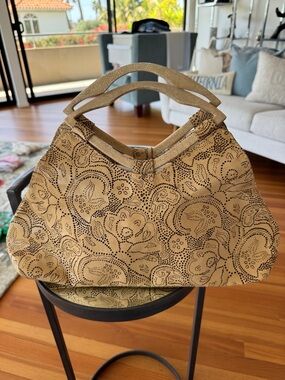 R&Y AUGOUSTI Fabulous Laser-Cut Floral Bag